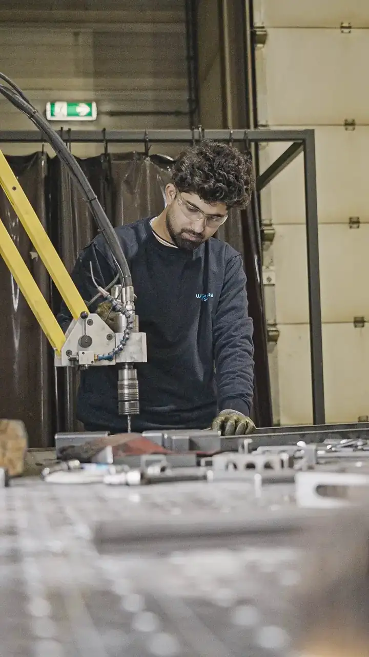 Werkvloer bij een opdrachtgever van Work Supply — medewerkers aan het werk